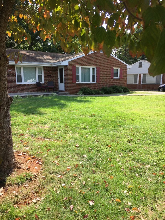 Primary Photo - 3645 Oaklawn Ave NW
