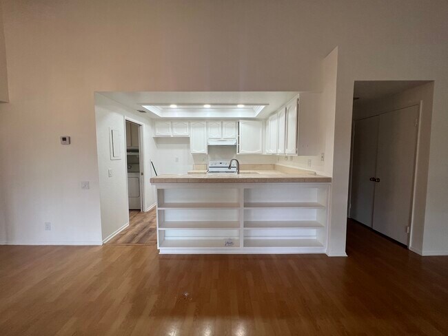 Foto del edificio - 7309 Apricot Dr