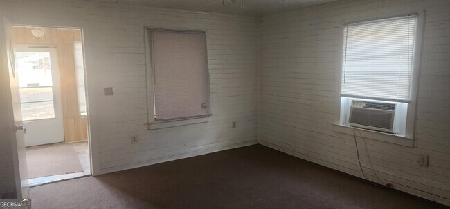 Building Photo - 422 Solomons Ln