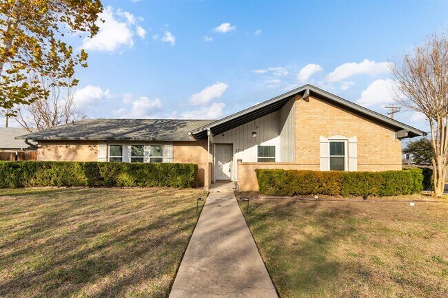 Foto del edificio - 2710 Thrushwood Dr