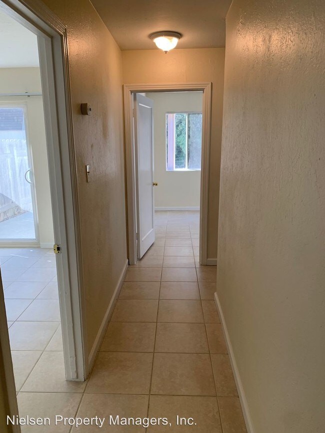 Foto del edificio - 620-622 Poplar Ave