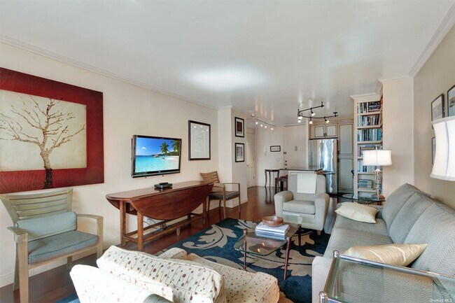 Foto del edificio - 345 E 93rd St
