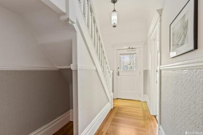 Building Photo - 2 bedroom in San Francisco CA 94110