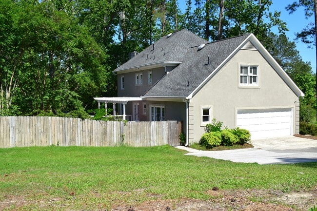 Foto del edificio - 4130 Knollcrest Cir N