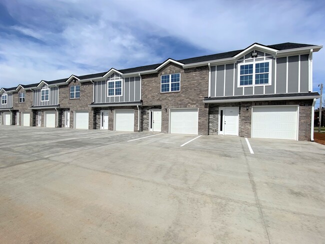 Building Photo - 580 Heritage Pointe Drive