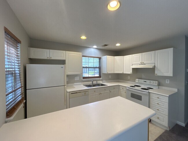 Foto del edificio - 6041 Cougar Ln