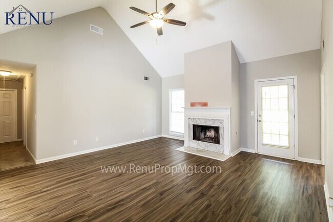 Foto del edificio - Now available 3 bedrooms 2 baths