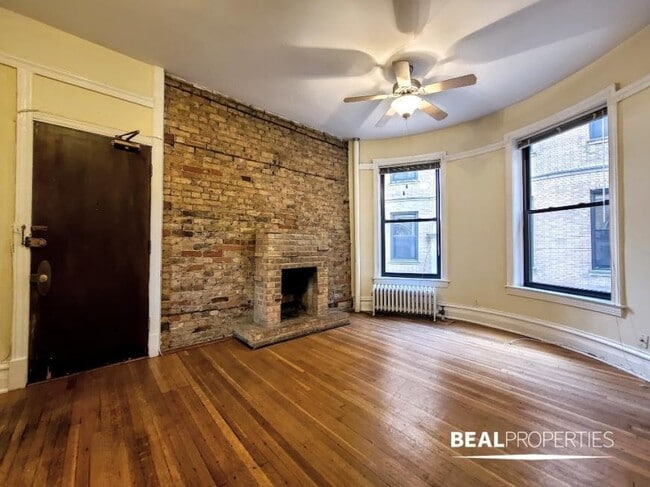 Building Photo - 2 bedroom in CHICAGO IL 60610