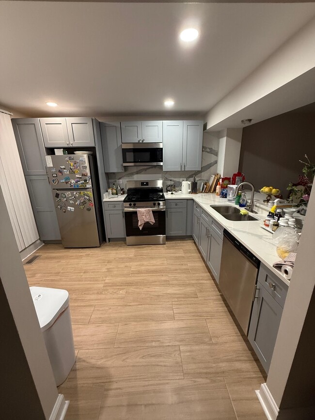 Building Photo - 257 Doral Ct