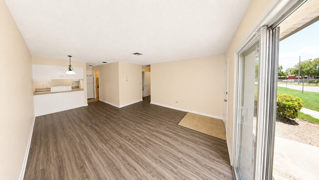 Building Photo - Woodland Bend Apartments
