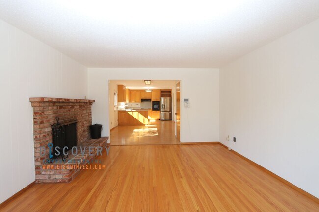 Foto del edificio - Upper Dimond Three Bedroom Home