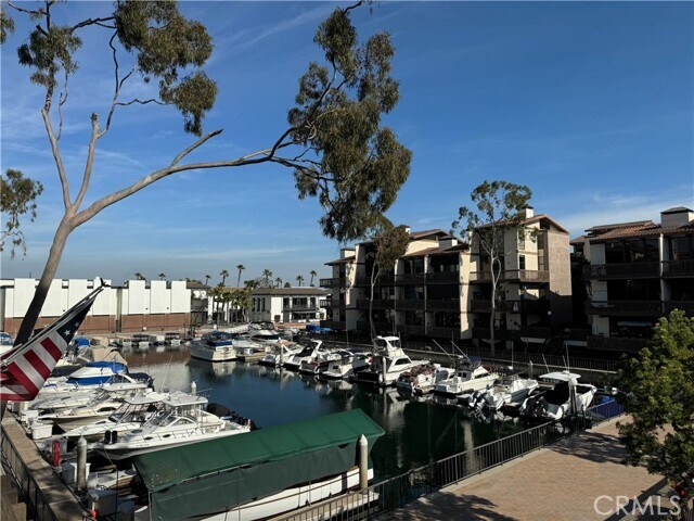 Building Photo - 8216 Marina Pacifica Dr N