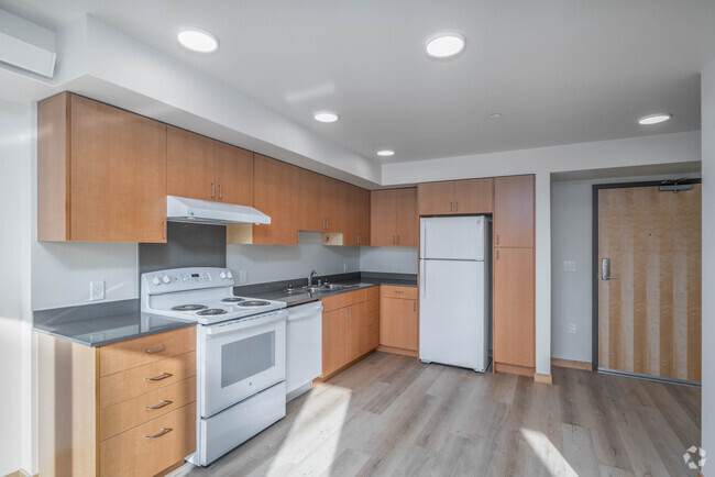 1BR, 1BA - 534SF - Kitchen - Bryant Manor