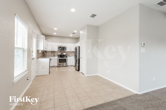 Building Photo - 3003 Candleside Dr