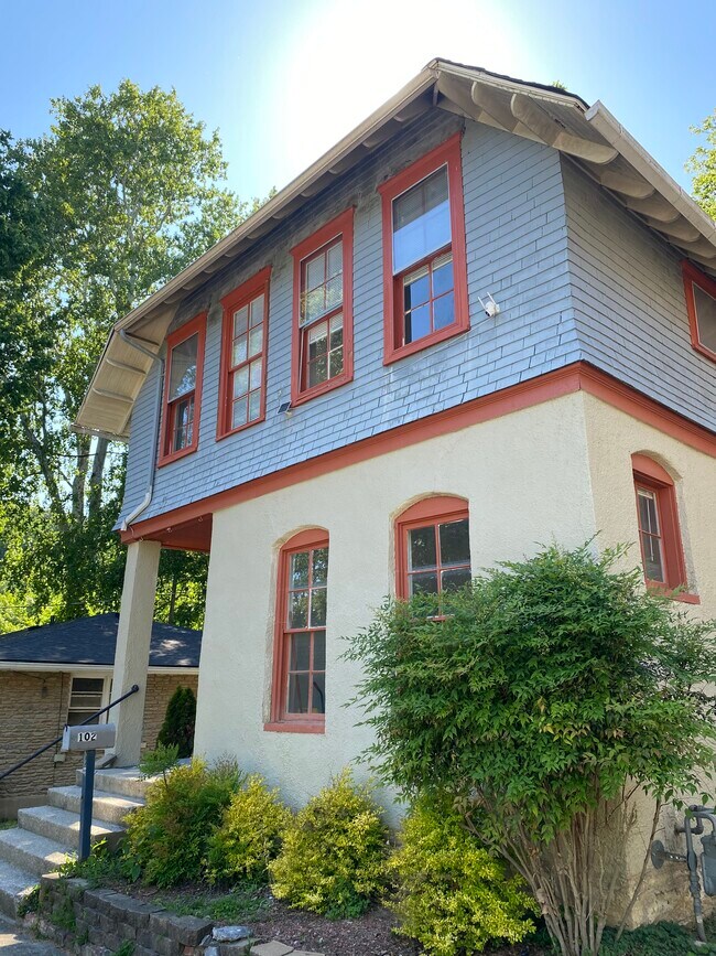 Foto del edificio - 102 Watson Ct