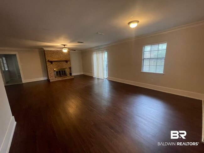 Building Photo - 107 Brentwood Dr