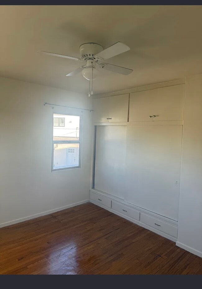 Foto del edificio - 2514 N Glenoaks Blvd