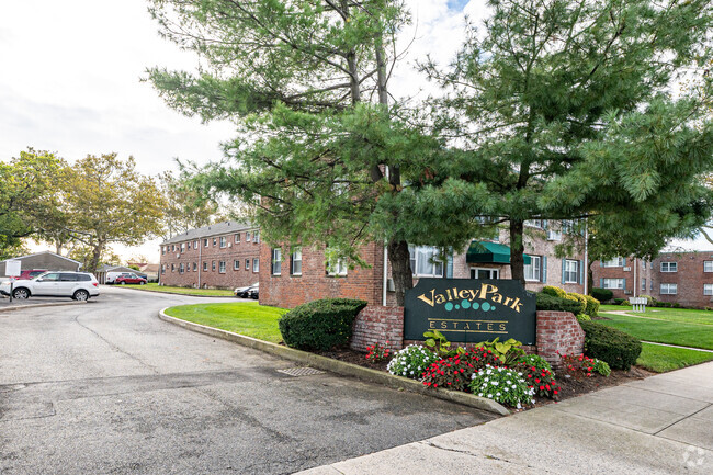 Building Photo - Valley Park Estates