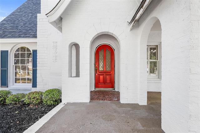 Building Photo - 2563 S University Dr