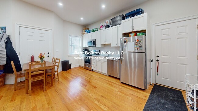 Foto del edificio - 313 Hurley St