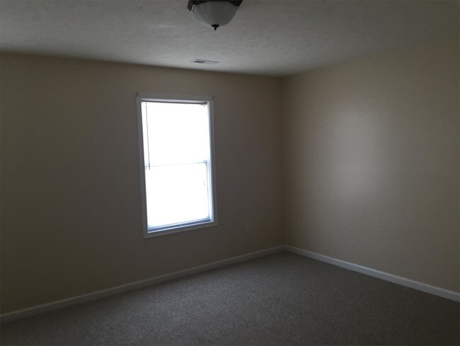 Building Photo - 31 Colossians Ct