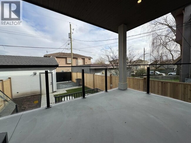 Building Photo - 6866 Ontario St