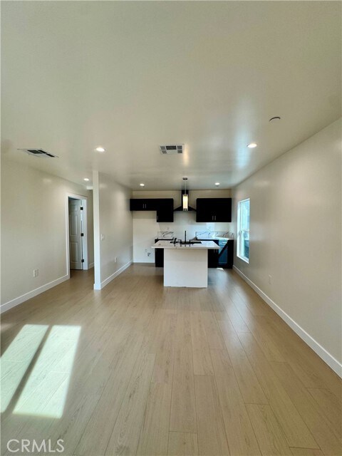 Foto del edificio - 8109 Cole St