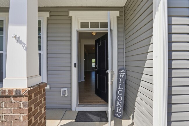 Building Photo - 5043 Baileys Run Dr