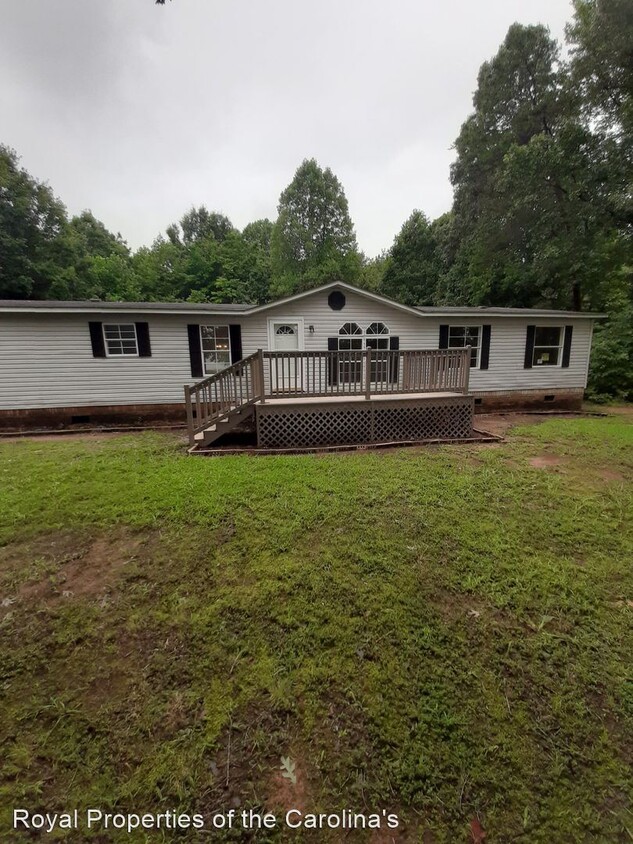 4 br, 2 bath House - 135 Fox Hunter Rd - House Rental in Harmony, NC ...