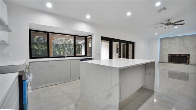 Foto del edificio - 11159 NW 10th Pl