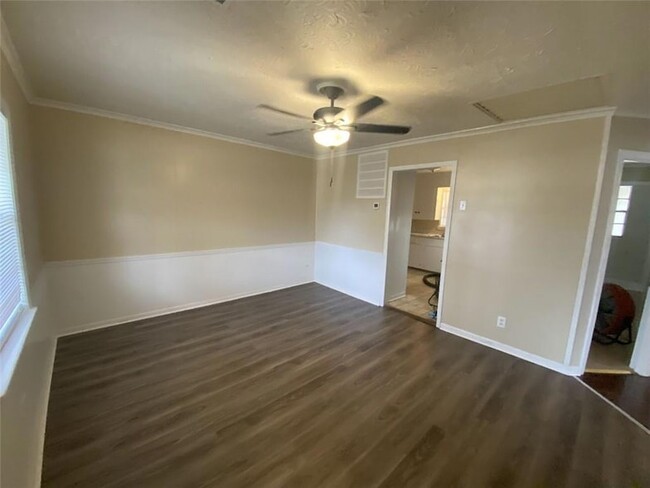 Building Photo - 629 Citrus St