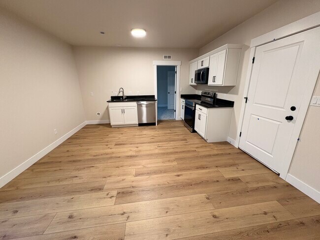 Foto del edificio - 5472 N Orville St