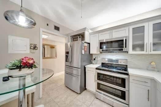 Building Photo - 4841 NW 22nd Ct