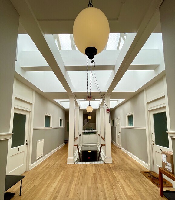 Building Photo - 88 Main St