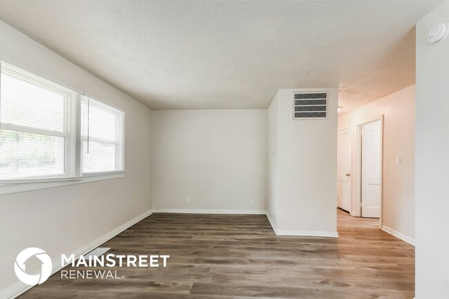 Foto del edificio - 8161 Schoen Dr