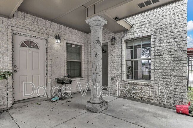 Foto del edificio - 2102 Kimberly Ln