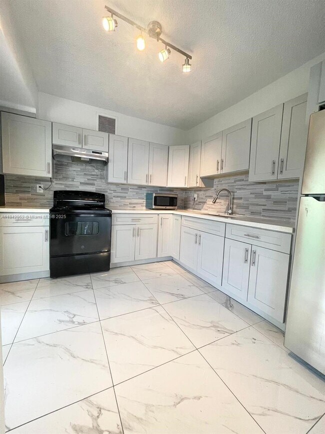 Foto del edificio - 4257 NW 3rd St