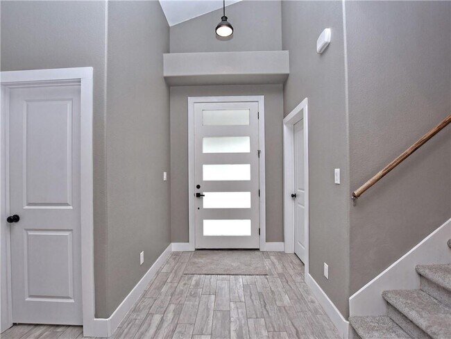 Foto del edificio - 16310 Forest Way