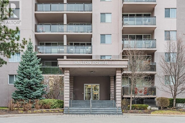 Building Photo - 975 Warwick Ct