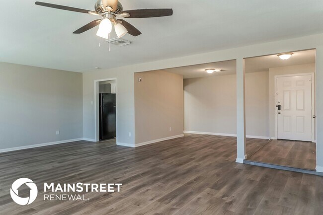 Foto del edificio - 1214 Twining Oaks Ln