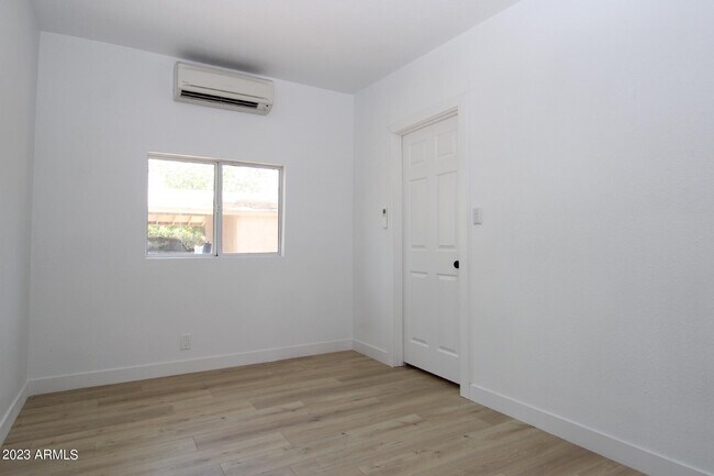 Foto del edificio - 709 W 1st St