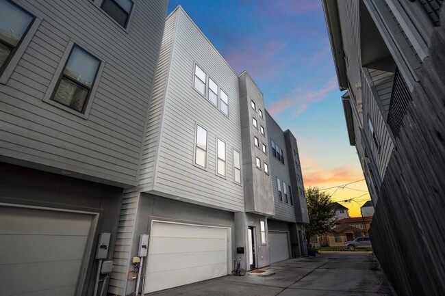 Foto del edificio - 2105 Hadley St