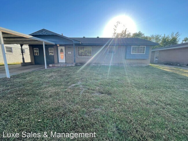 Building Photo - 4 br, 1 bath House - 1116 Harrington Drive