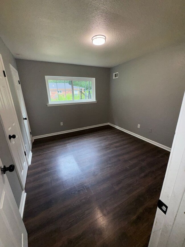 Building Photo - New Rental Opportunity in Memphis!