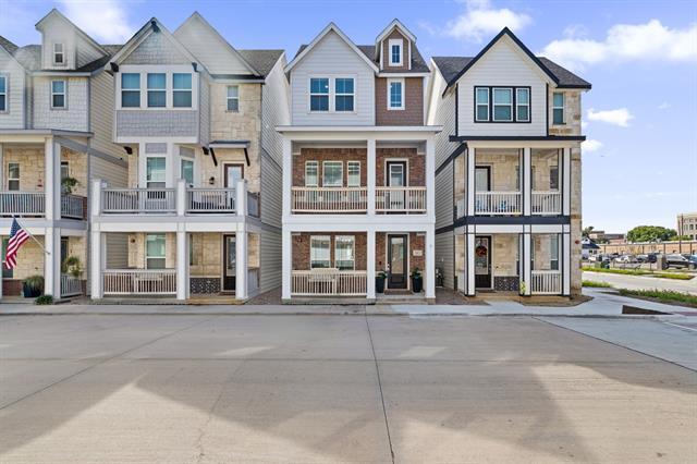 Foto principal - 203 S Village Way