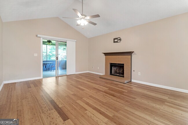 Building Photo - 1324 Avery Dr