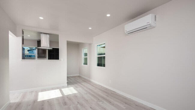 Foto del edificio - 1 Bedroom Duplex in National City