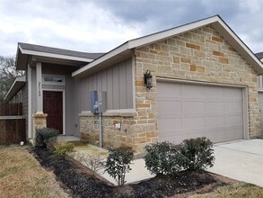 Building Photo - 25148 Pacific Wren Dr