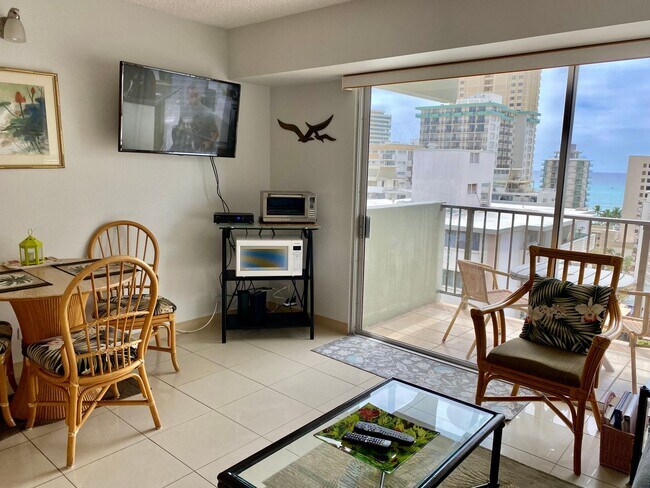 Foto del edificio - 30 Day minimum - Fully Furnished Ocean Vie...