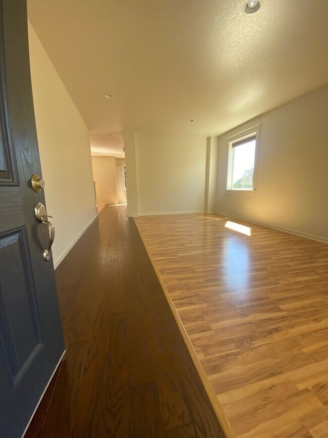 Foto del edificio - 4 Bedroom Single Family Home in Forest Grove